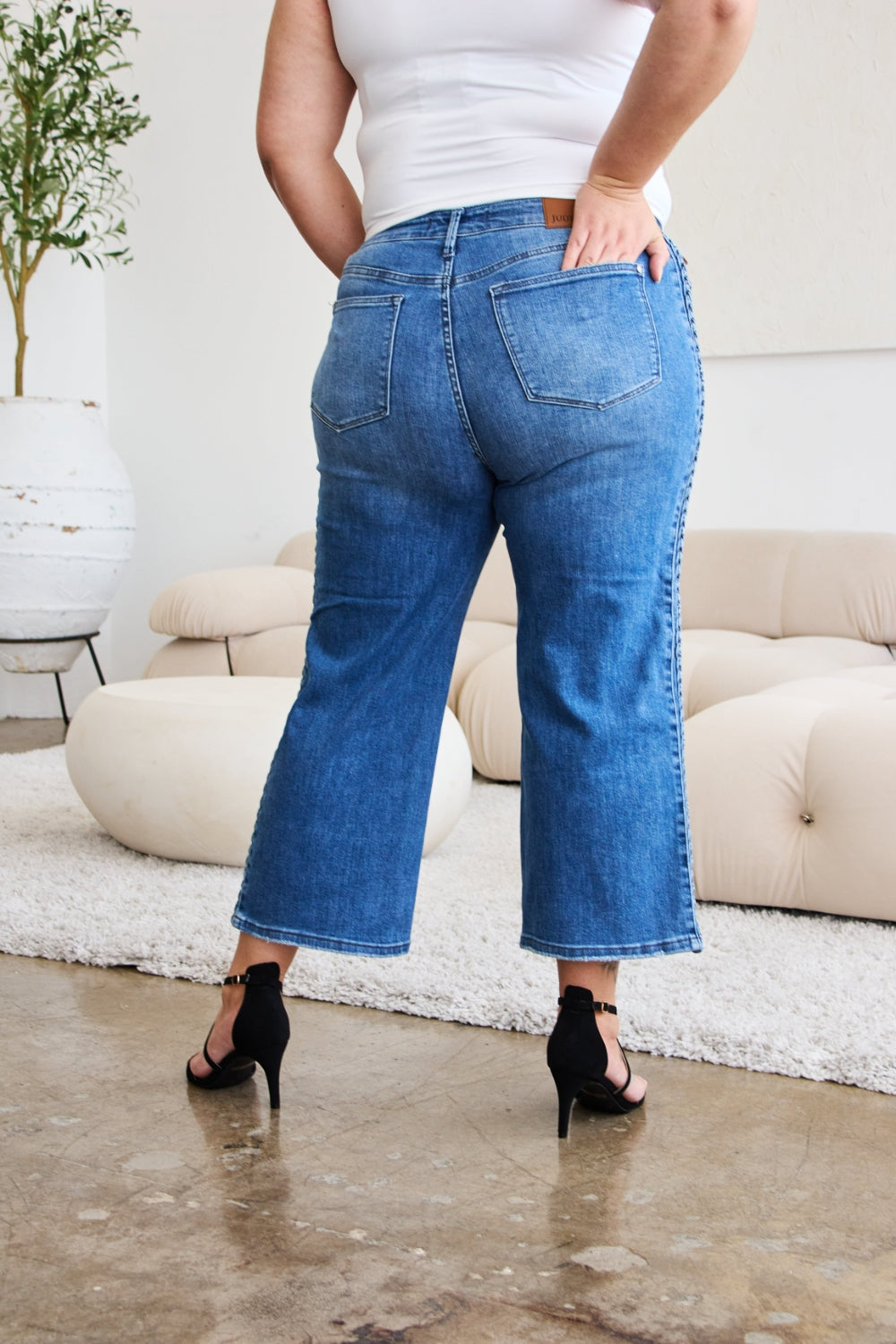 Stilla | Blå Plus Size Flet Side Detalje Bred Ben Jeans