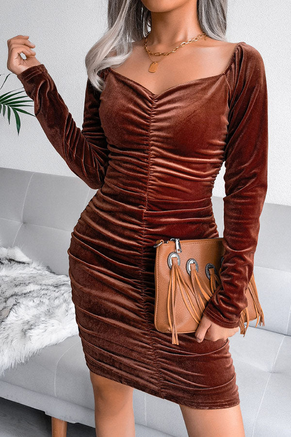 Stilla | Beyond Romance Velvet Ruched Mini Kjole