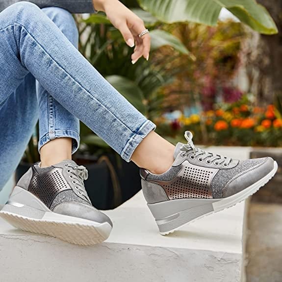 Stilla | Ortopædiske Sneakers med Kilehæl og Stabilitet