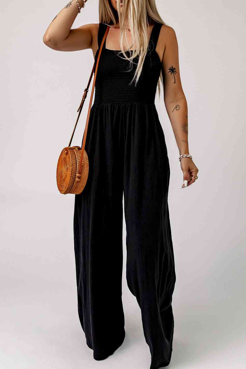 Stilla | Square Neck Wide Leg Jumpsuit Med Lommer