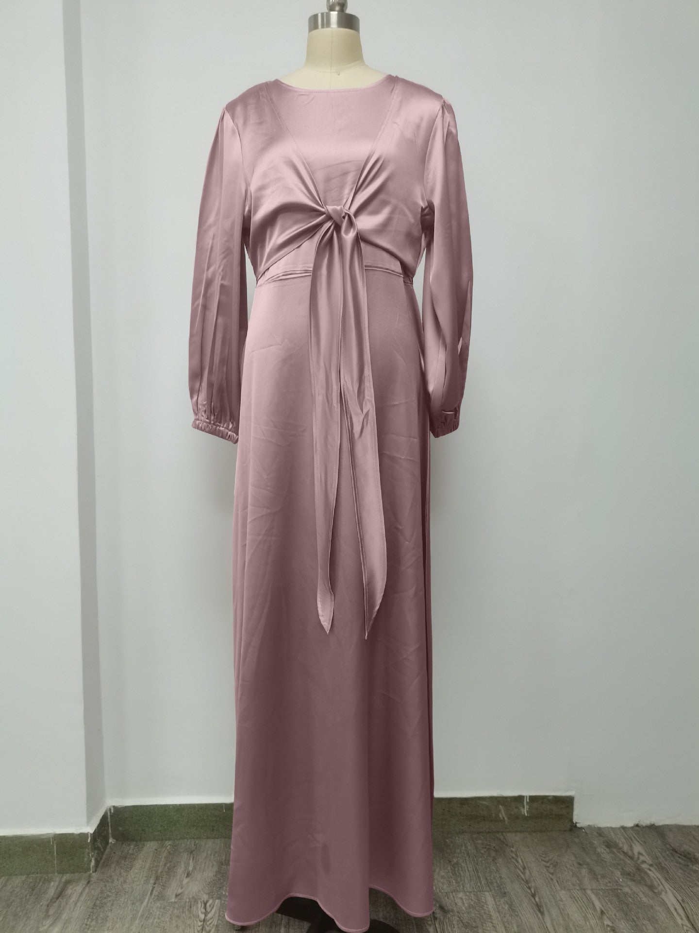 Stilla | Elegant Satin Hijab Kaftan til kvinder