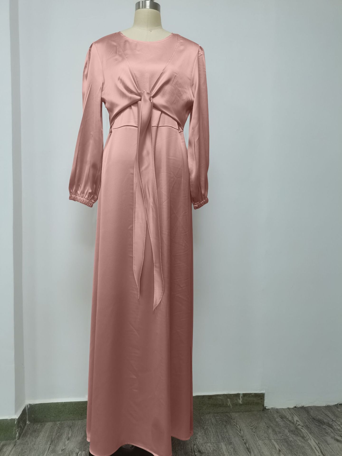 Stilla | Elegant Satin Hijab Kaftan til kvinder