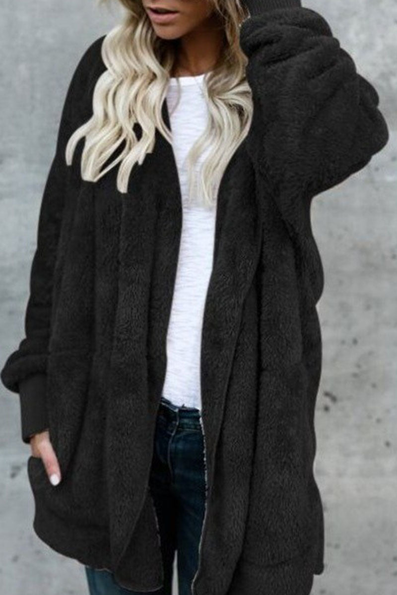 Stilla | Trendy, Casual og Holdbart Outdoor-tøj med Delte Hættekrave.