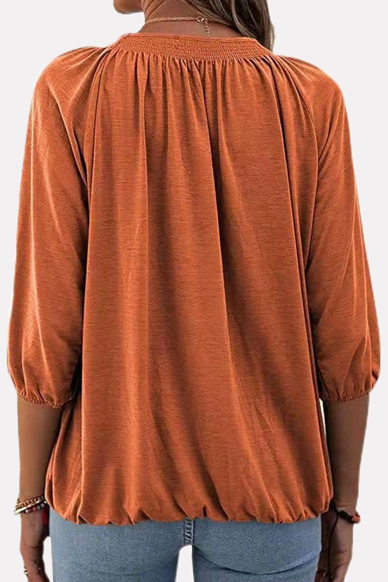 Stilla | Ensfarvede Lette T-shirts Med Rund, Plisseret, Slidsede Udsnit