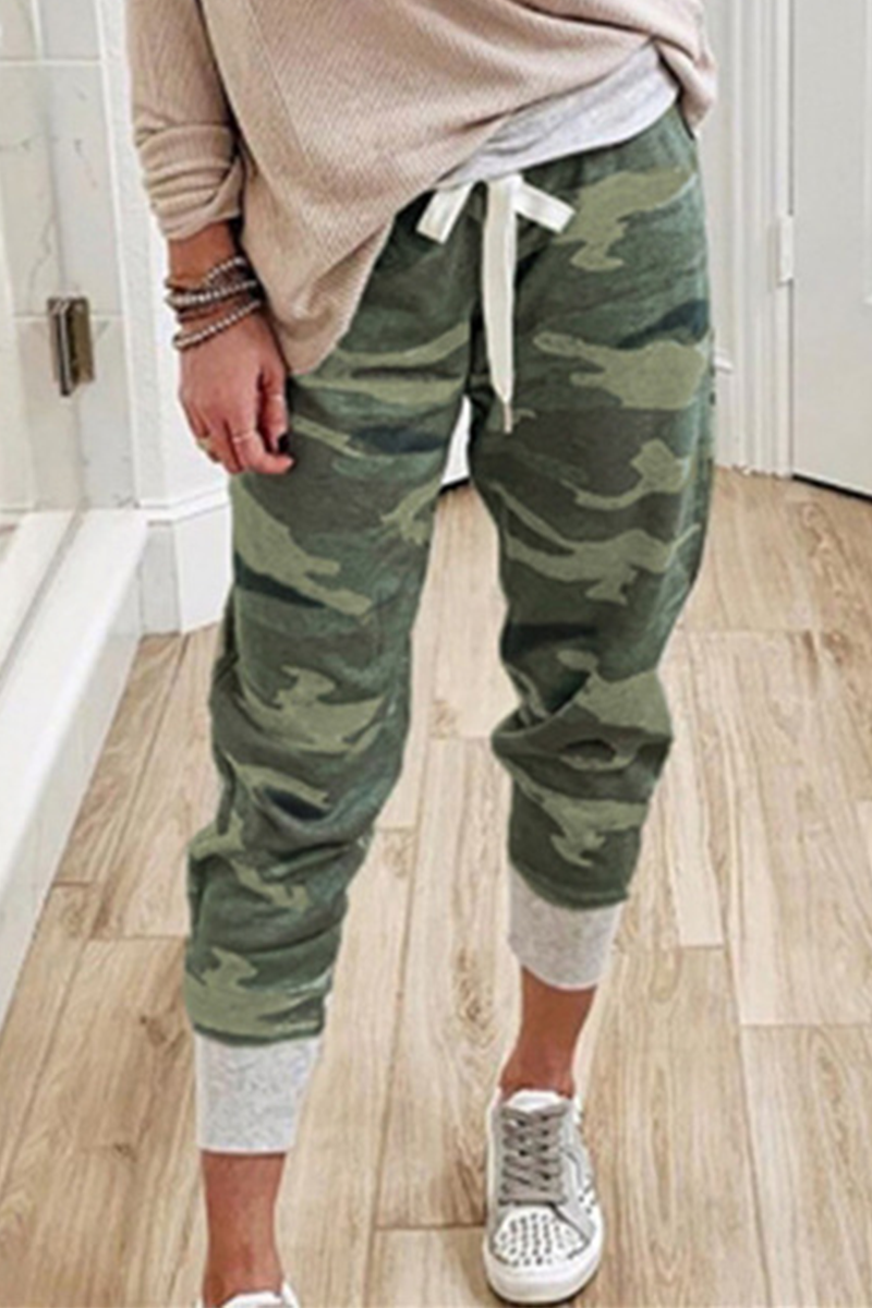 Stilla | Løs Capri Bukser I Patchwork Med Camouflage Tryk Og Snøre