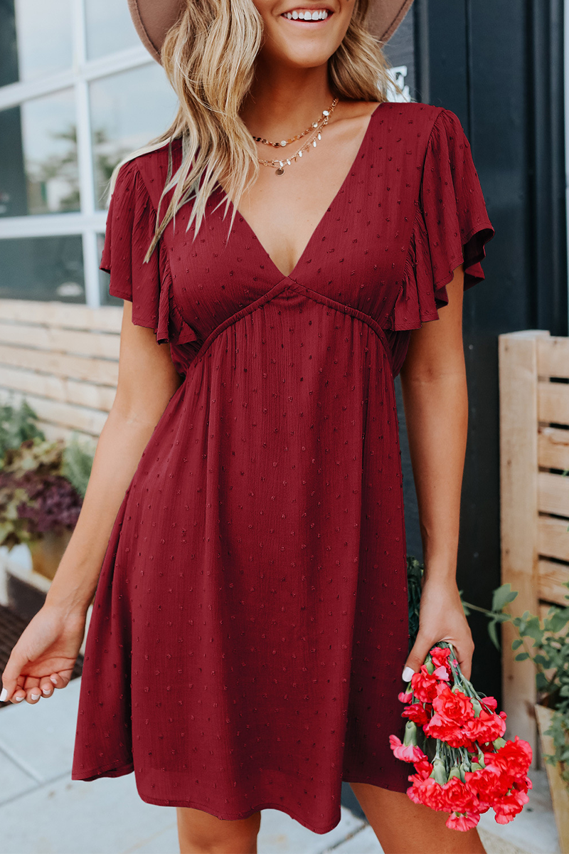 Stilla | V-hals Kjole med Flounce og Kage Nederdele Look