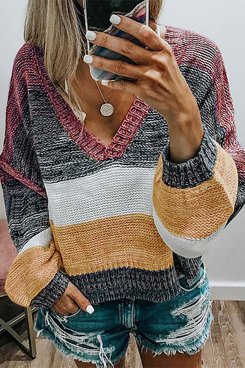 Stilla | Casual og Søde Sweatre Med V-udskæring I Patchwork I Blokfarver