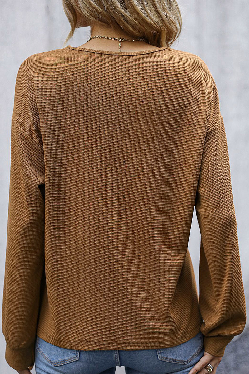 Stilla | Lette bluser med ensfarvede knapper