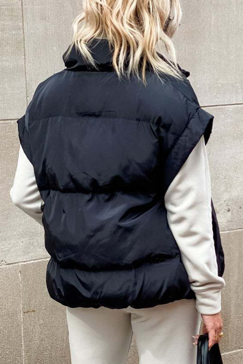 Stilla | Ensfarvet Casual Toppe Med Ståkrave og Lommer