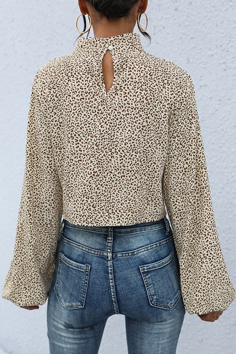 Stilla | Casual Rullekrave Toppe Med Asymmetrisk Leopardmønster