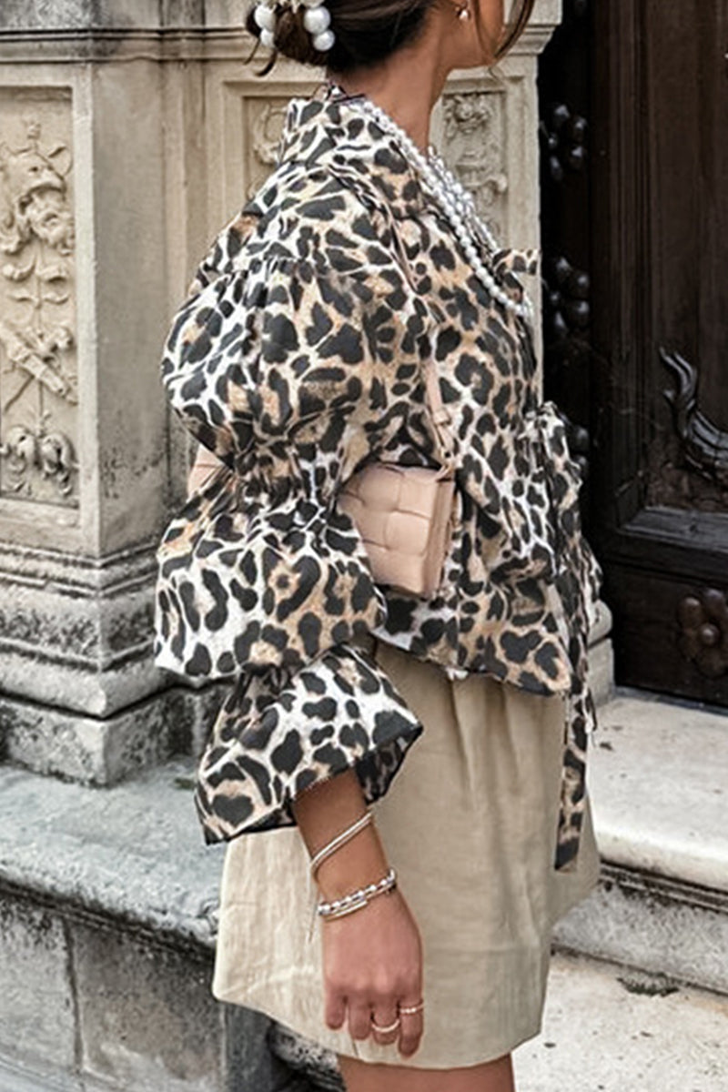 Stilla | Løs Leopard Print Bluser Med Snore og Omslaget Krave
