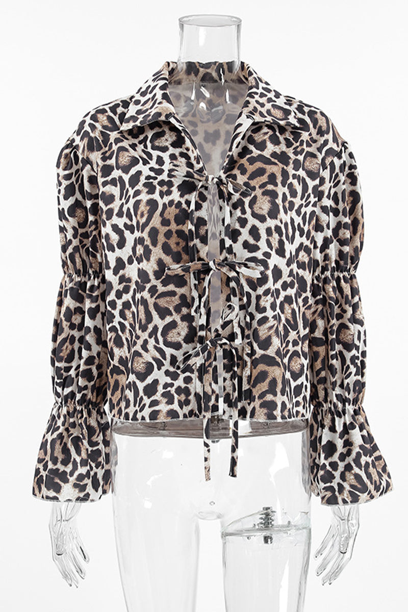 Stilla | Løs Leopard Print Bluser Med Snore og Omslaget Krave