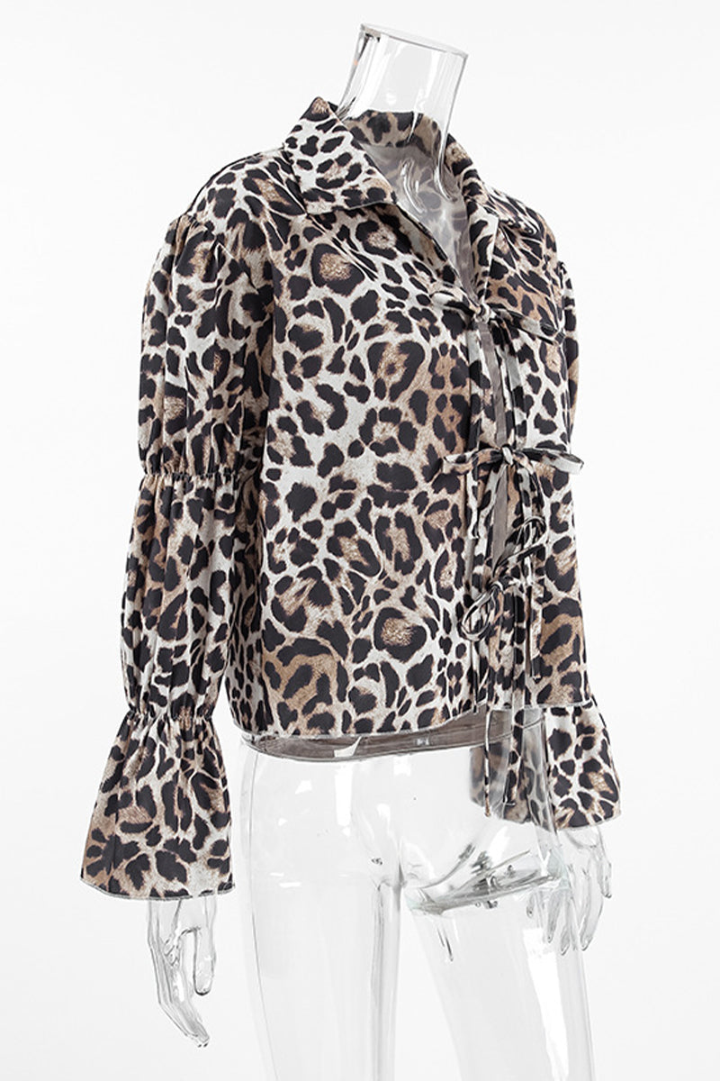 Stilla | Løs Leopard Print Bluser Med Snore og Omslaget Krave