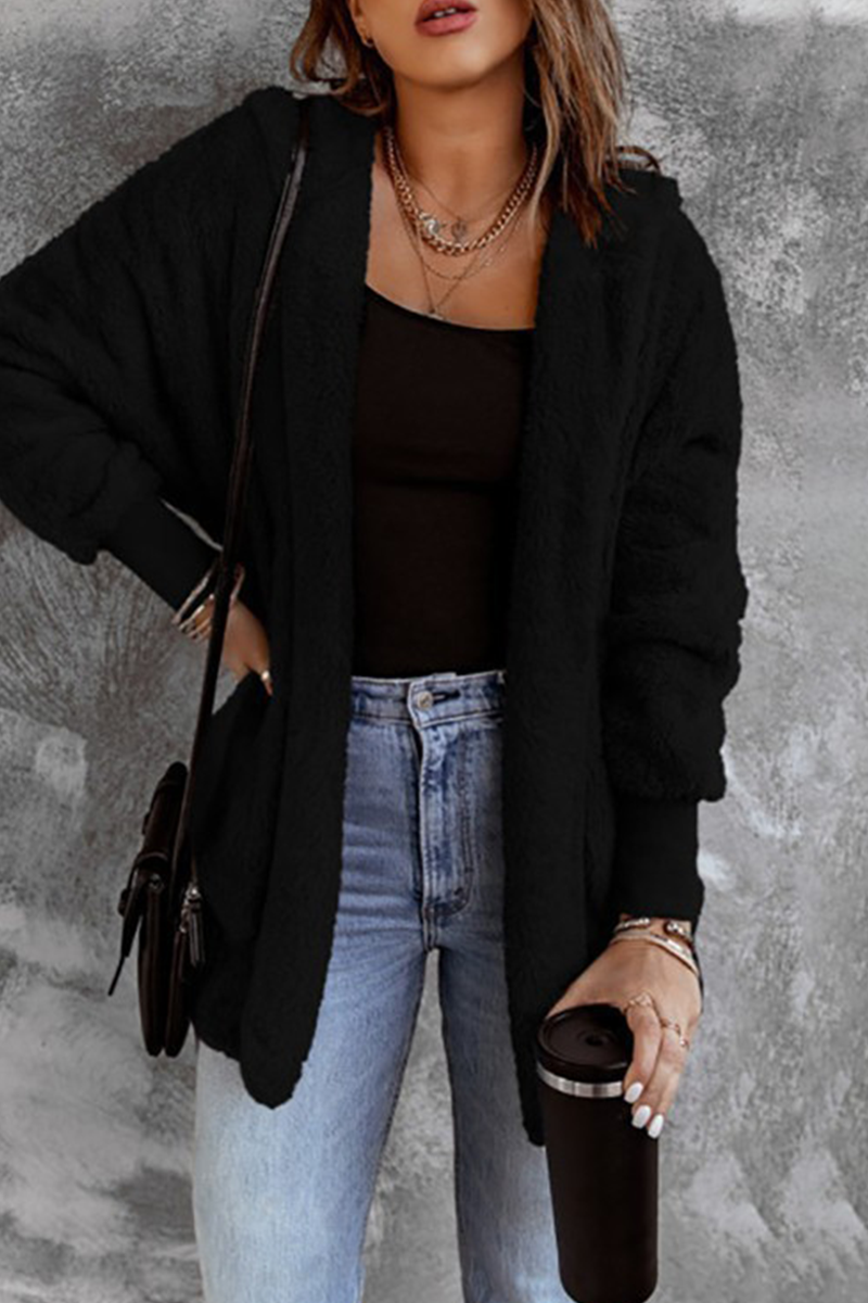 Stilla | Casual og Hverdags Outerwear Med En Blød Strikjakke Krave