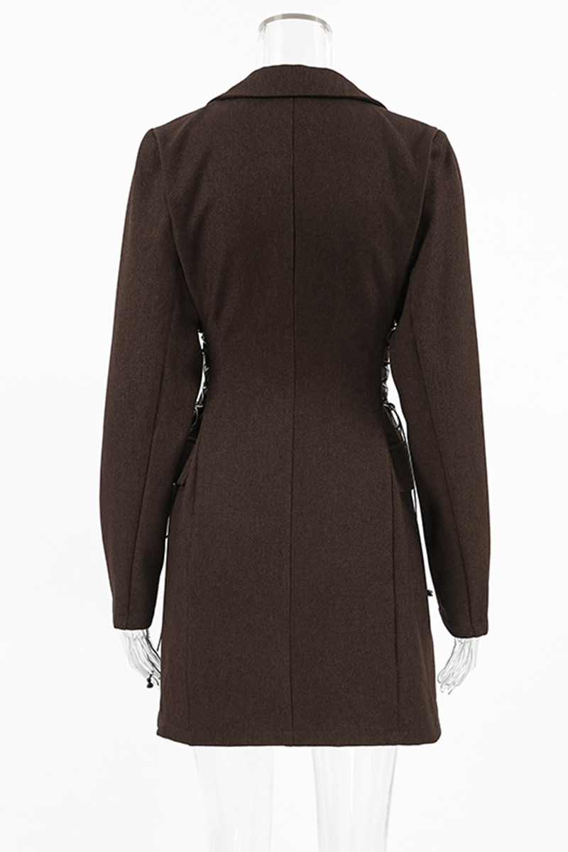 Stilla | Elegante jakkekjoler til hverdagen med knapper og stropper og ombukbart krave.