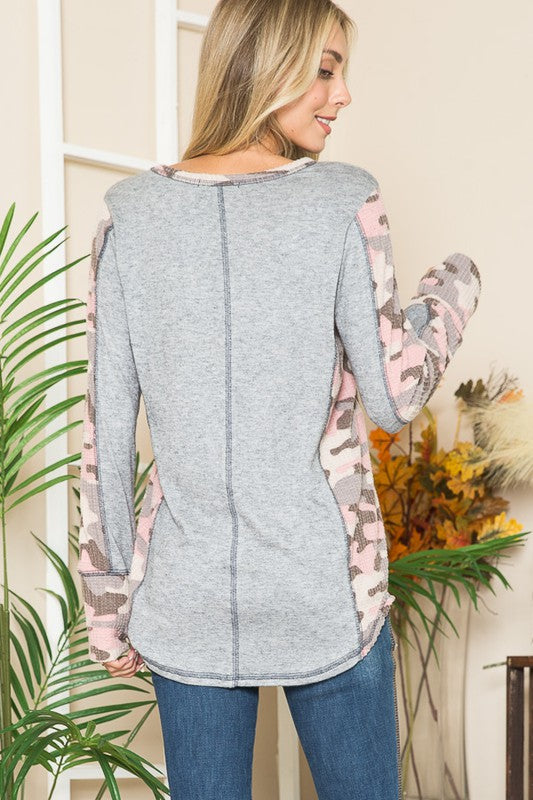 Stilla | Print Kontrast Tommelfingerhul Strik