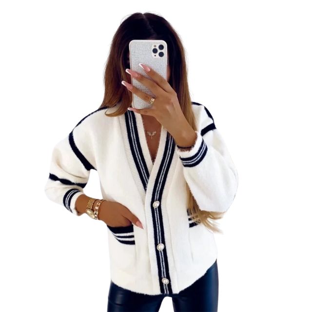 Stilla | V hals cardigan med dekorative knapper