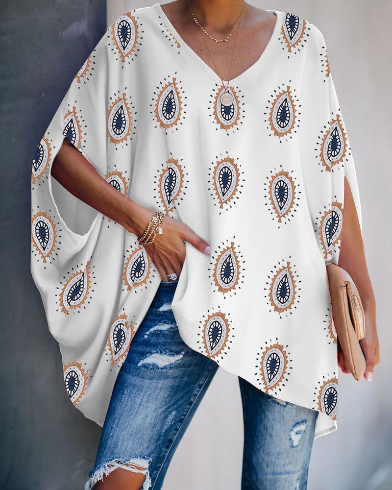 Damer afslappet oversized T-shirt med V-hals og bred pasform Stilla