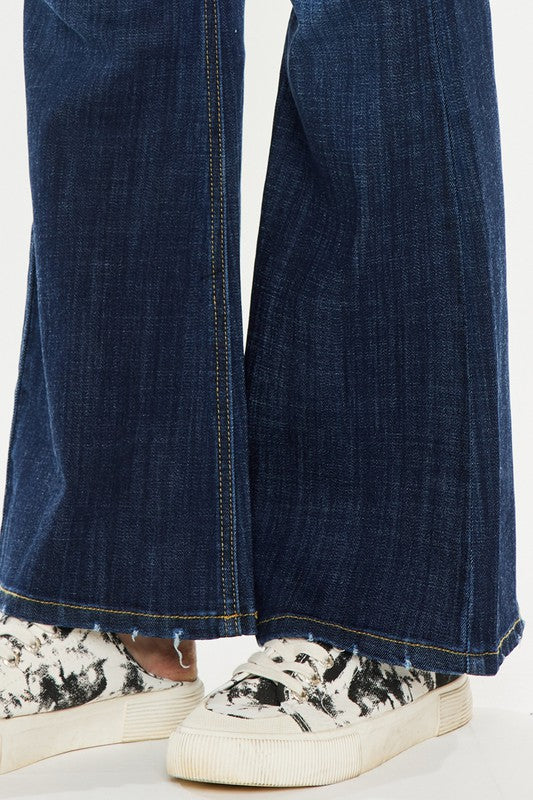 Stilla | Petite Mørk Vask Mid Rise Flare Jeans