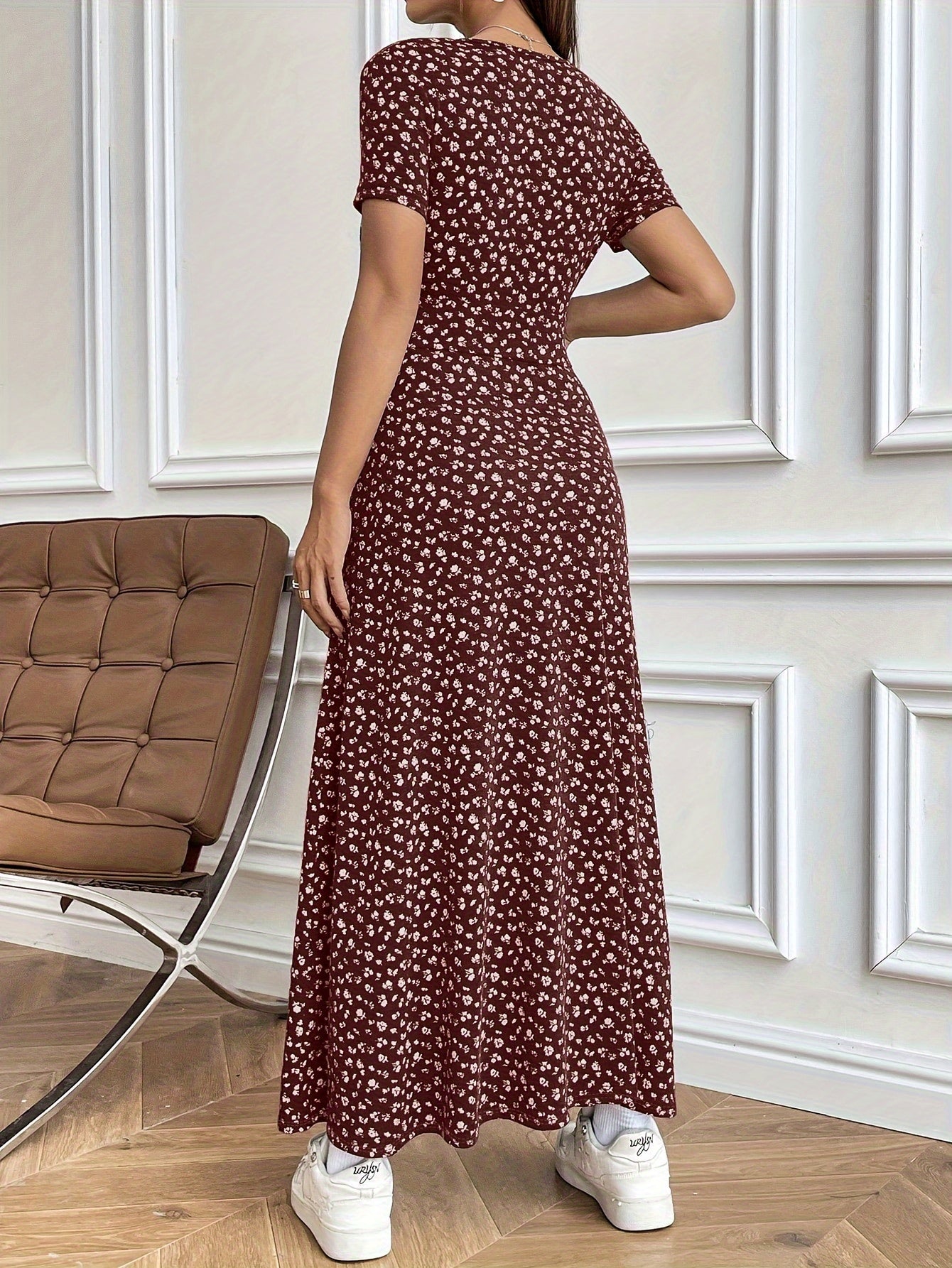 Stilla | Elegant Kjole Med Blomstermønster V-Hals Polyester Og Elastan Til Alle