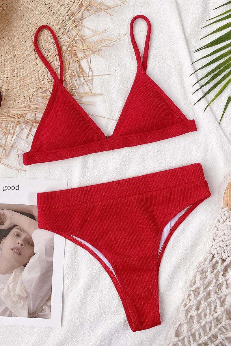 Stilla | Bikini med trekants top og hotpants