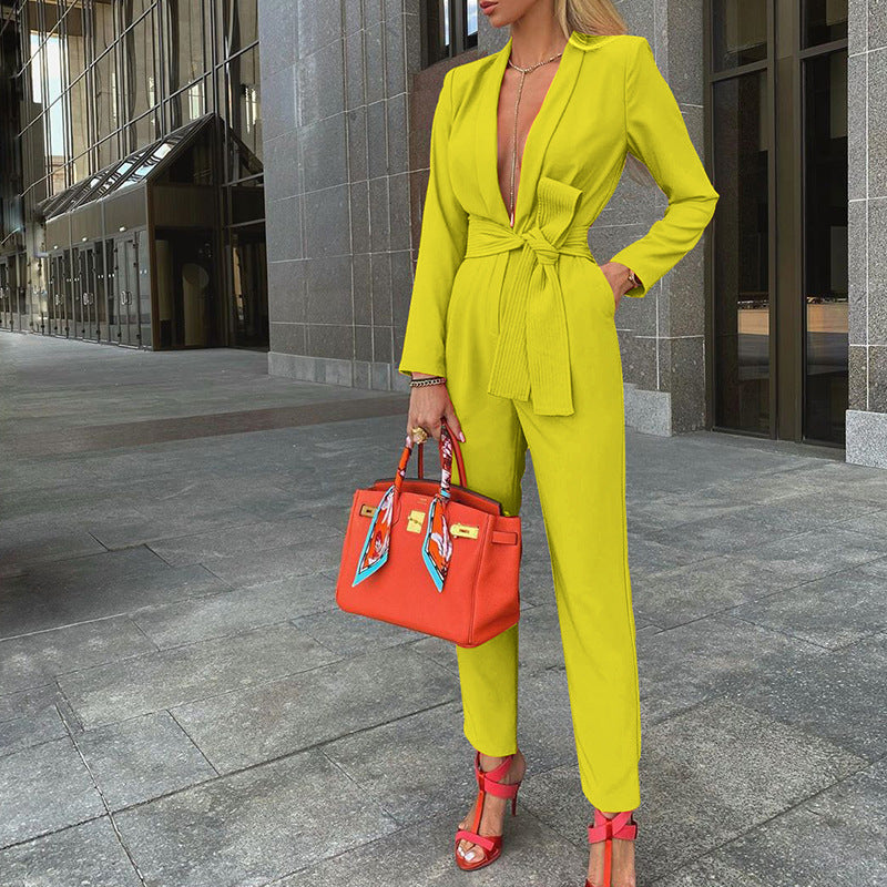 Dame Mode Jumpsuit med dyb V-udskæring og taljebælte Stilla