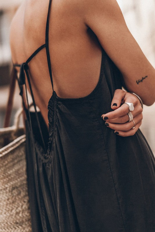 Stilla | Halsudskæring Bred Ben Jumpsuit Romper