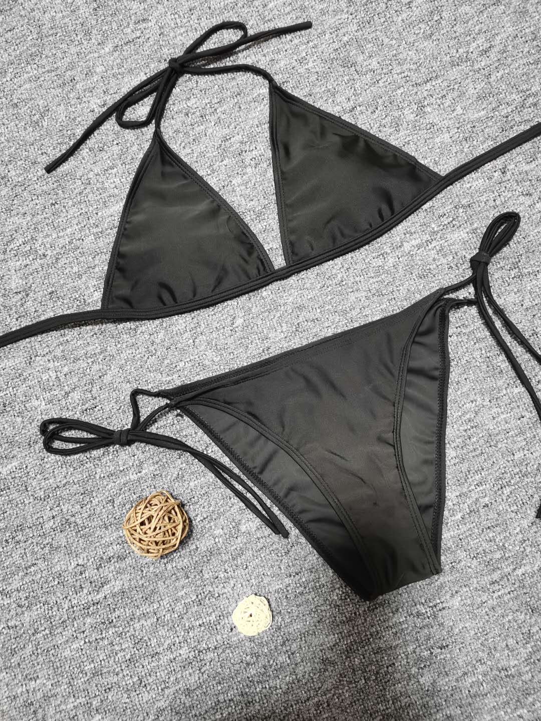 Femme Triangle String Bikini Sæt Stilla