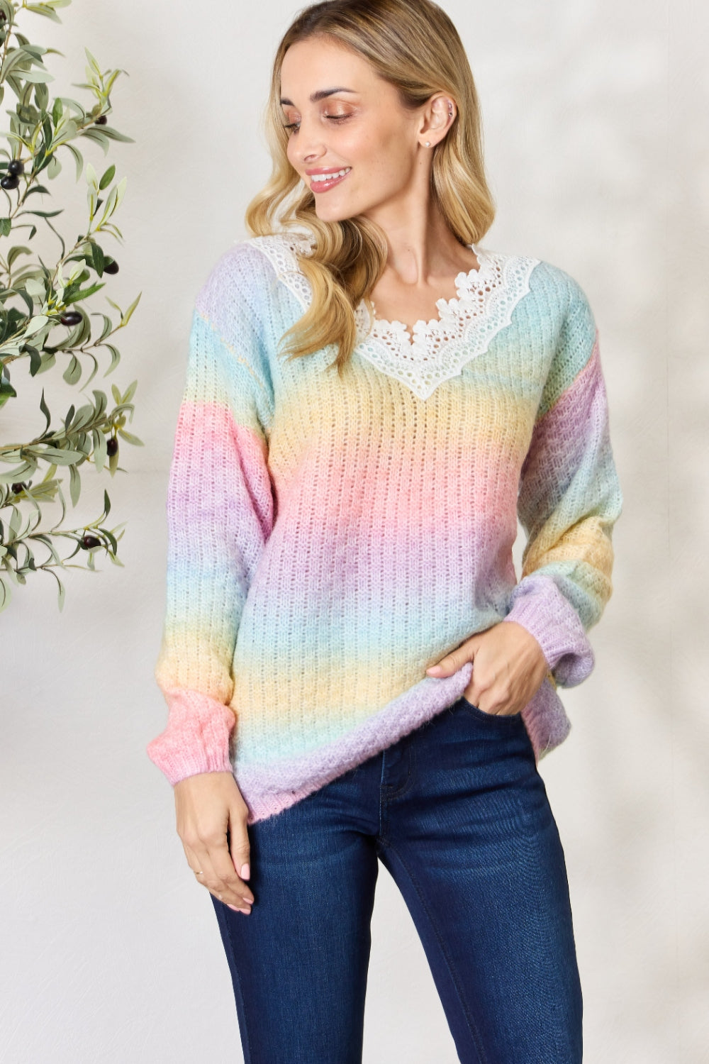 Stilla | Regnbuegradient Hæklede Detalje Sweater