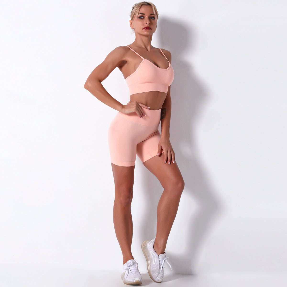 Dame Sport-Bustier og Shorts Sæt med sømløs behandling og elastisk bæreoplevelse Stilla