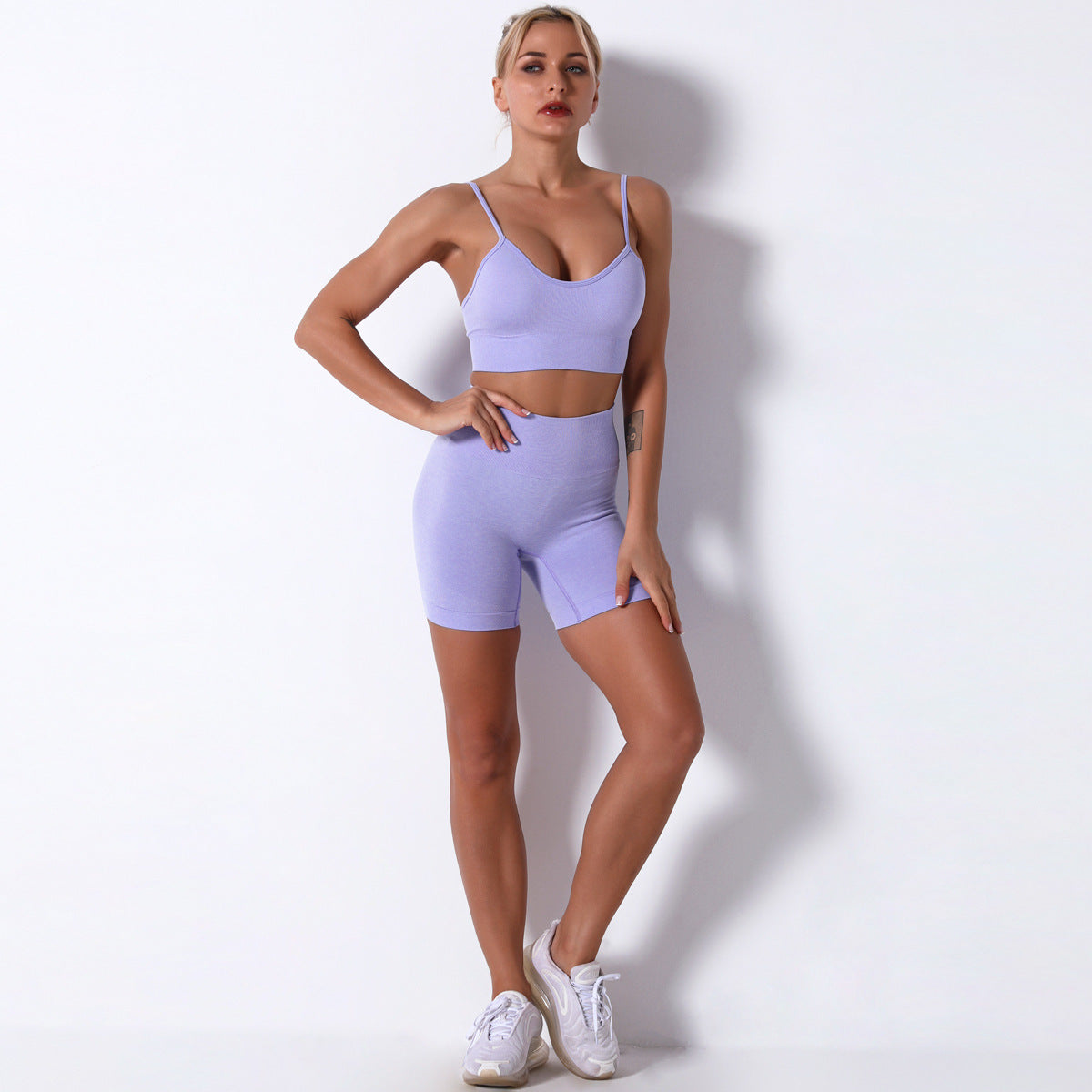 Dame Sport-Bustier og Shorts Sæt med sømløs behandling og elastisk bæreoplevelse Stilla