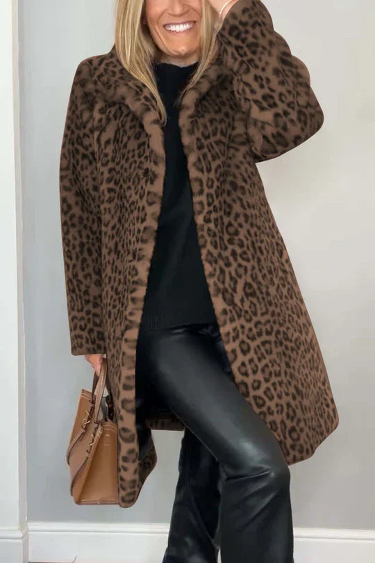 Stilla | Klassisk Vinterfrakke til Kvinder med Leopardprint