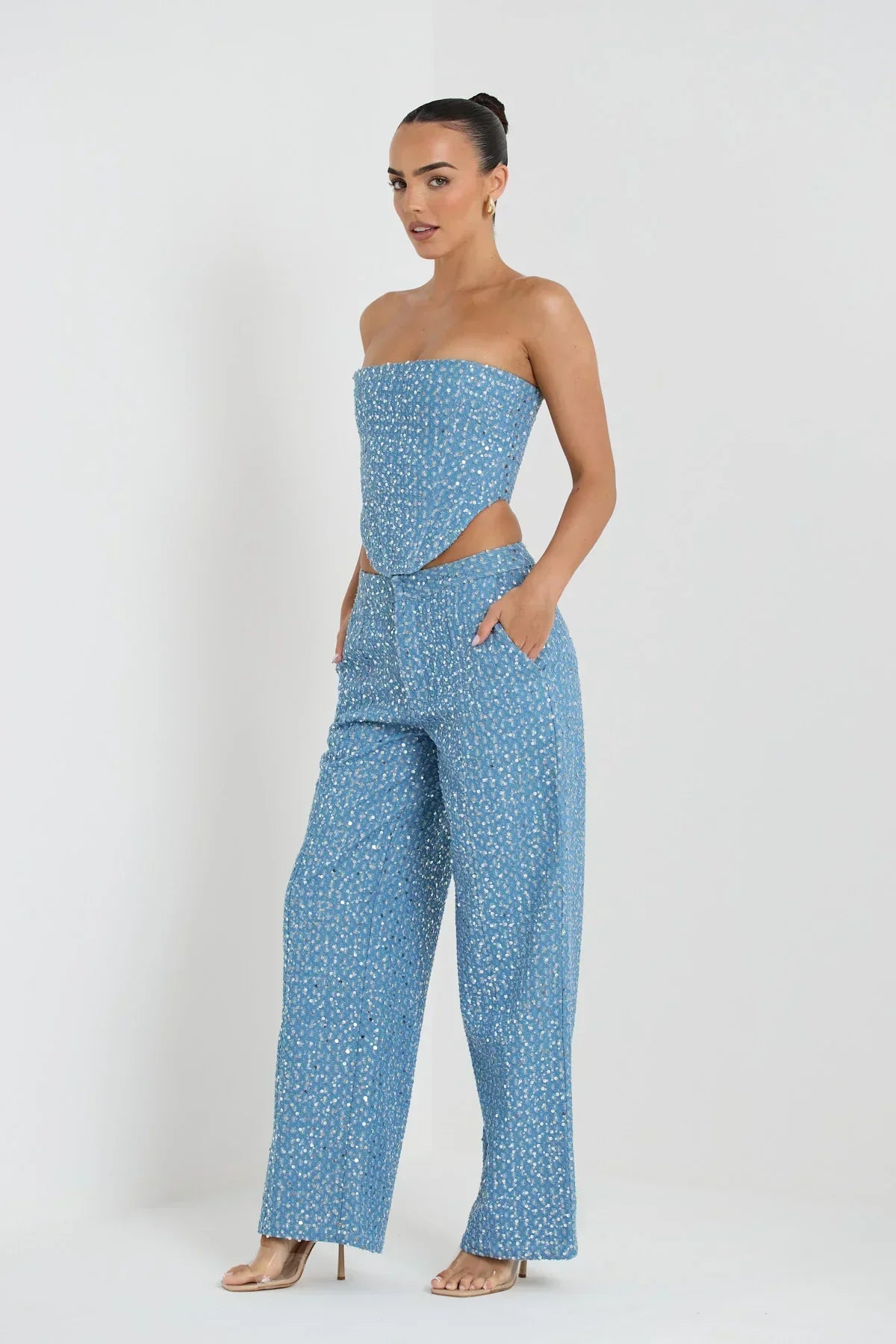 Stilla | Blå Tube Top Med Pailletter Og Brede Bukser Med Glitter