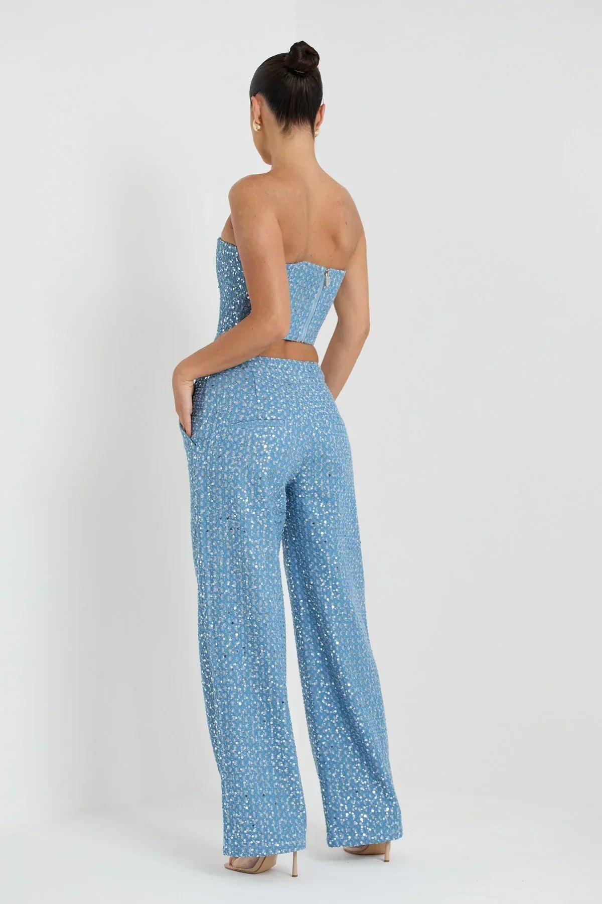 Stilla | Blå Tube Top Med Pailletter Og Brede Bukser Med Glitter