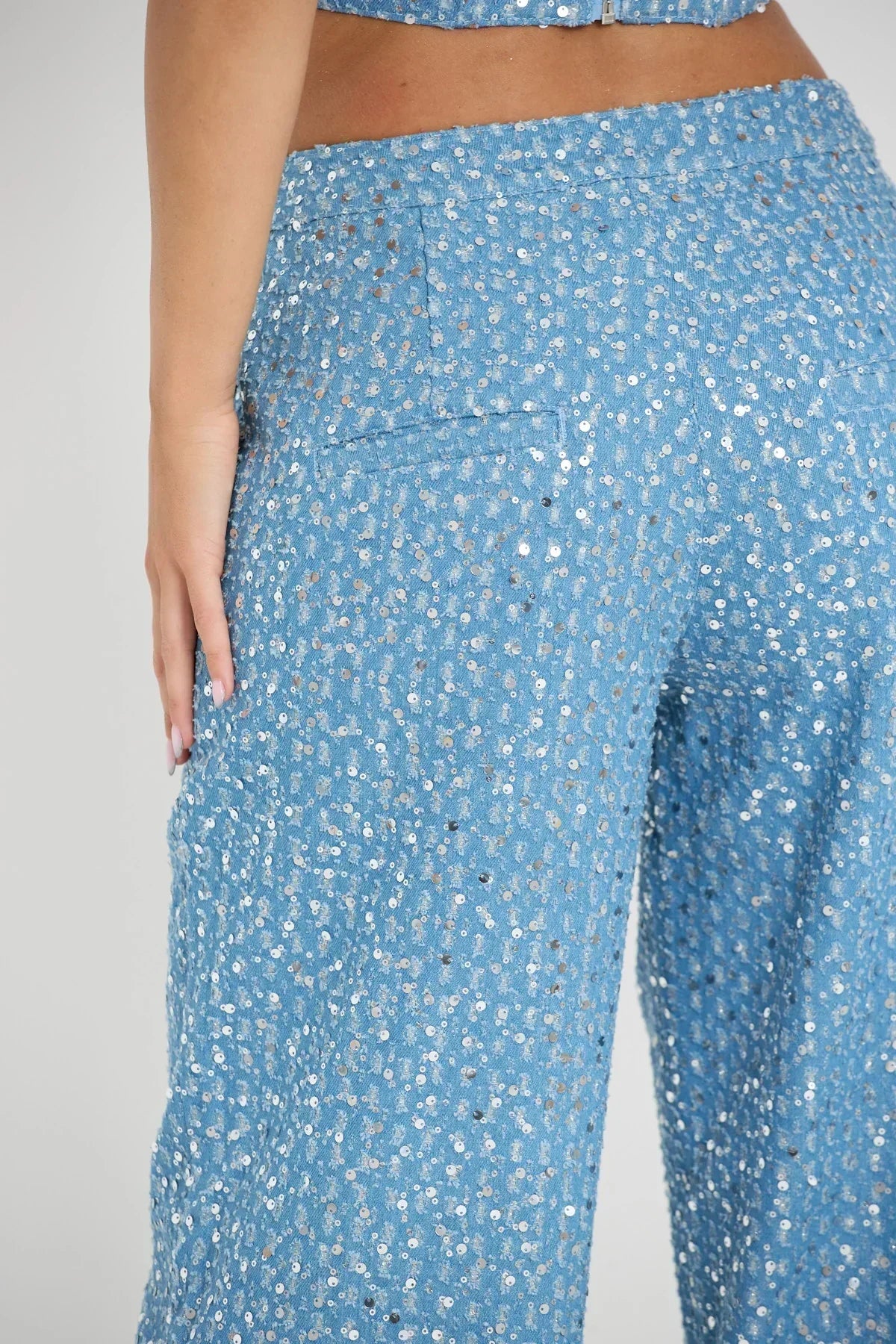 Stilla | Blå Tube Top Med Pailletter Og Brede Bukser Med Glitter