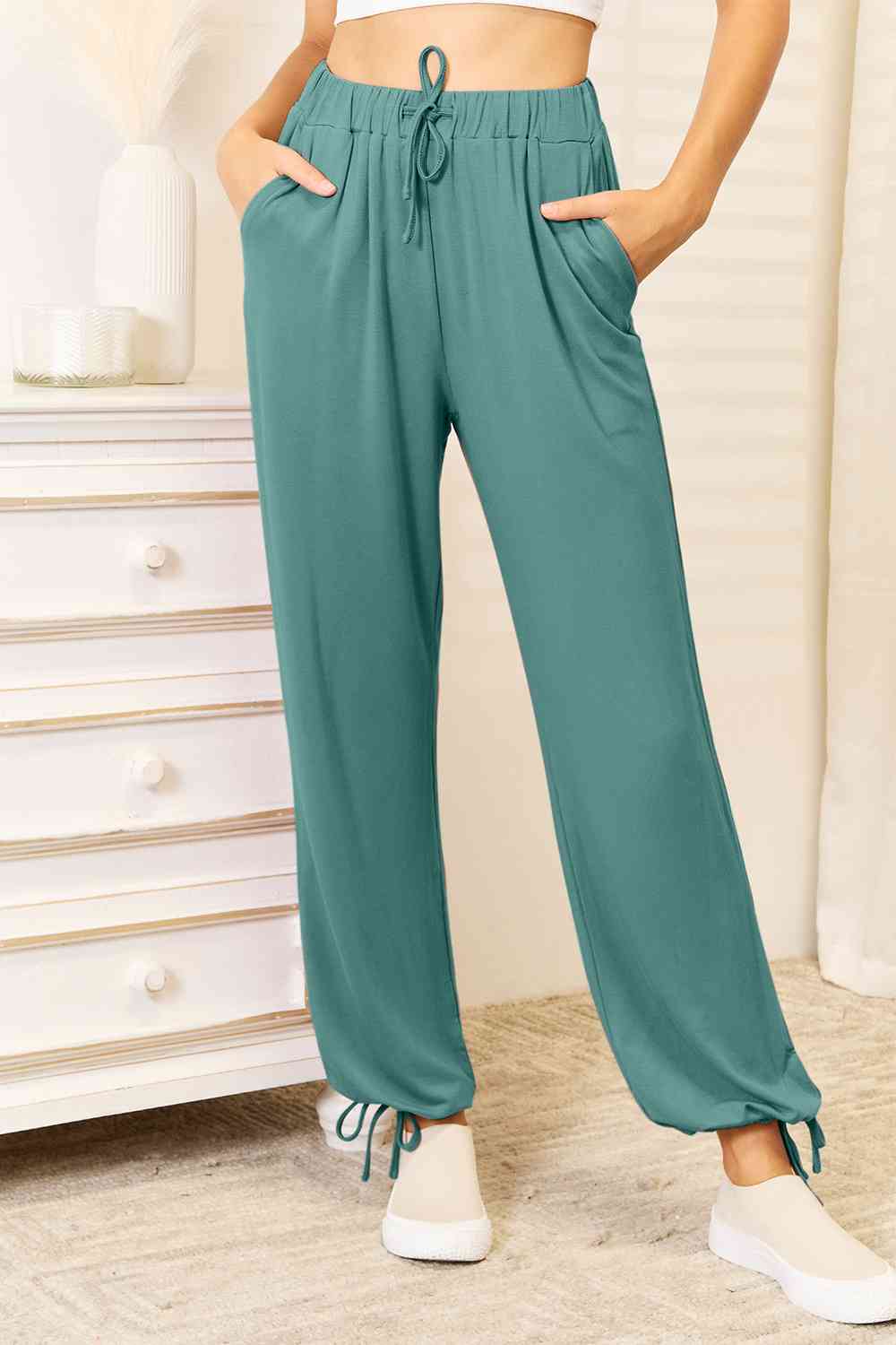 Stilla | Bae Full Size Blødt Rayon Drawstring Talje Bukser Med Lommer