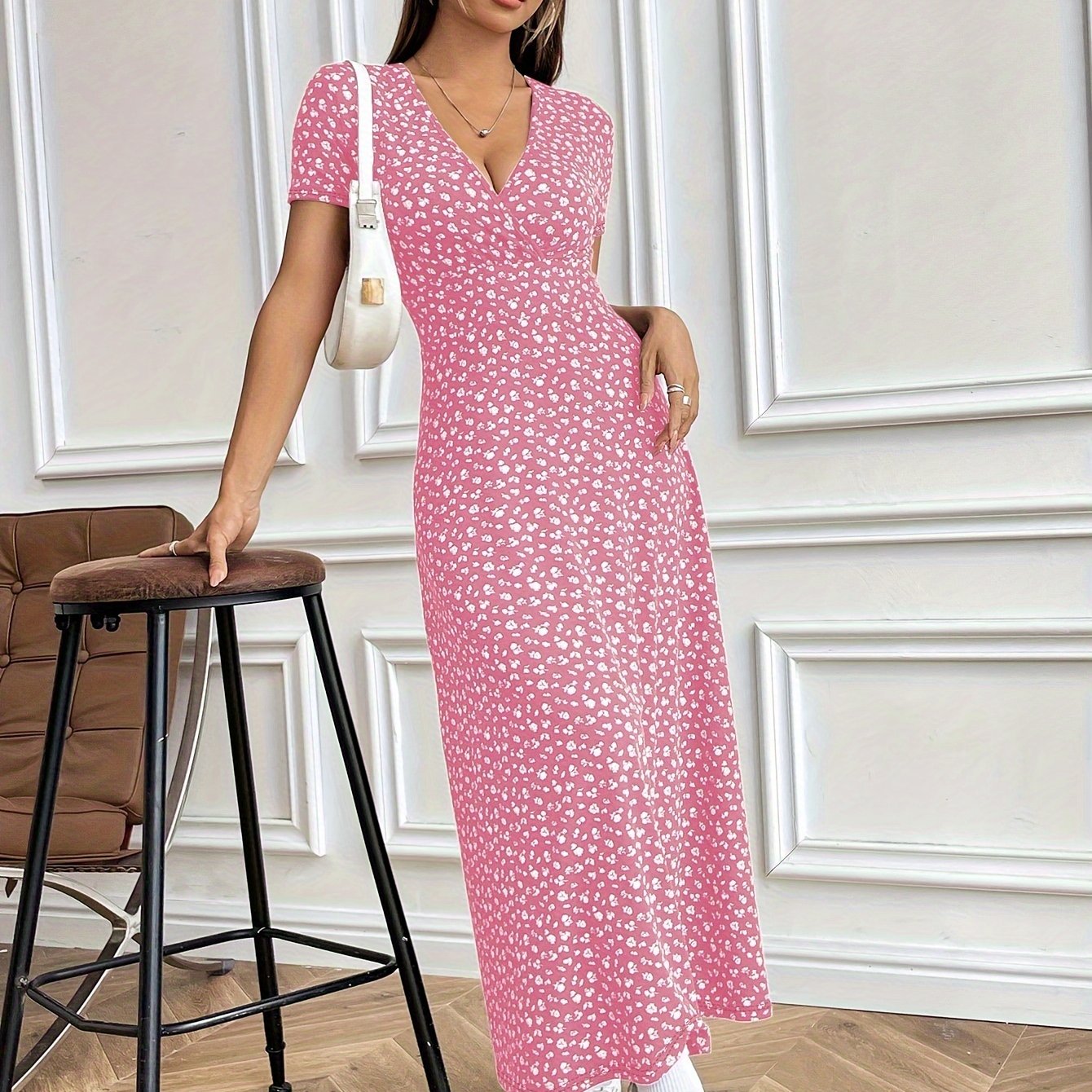 Stilla | Elegant Kjole Med Blomstermønster V-Hals Polyester Og Elastan Til Alle