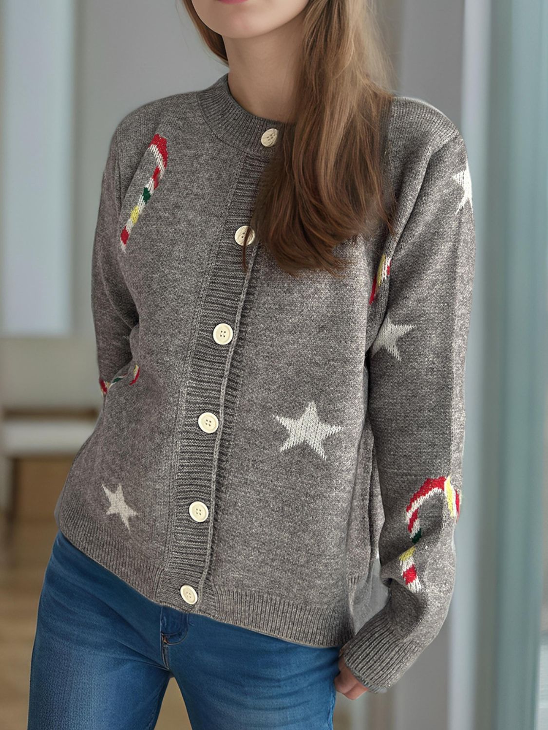 Stilla | Langærmet Strikjakke Med Knapper Foran Candy Cane & Star.