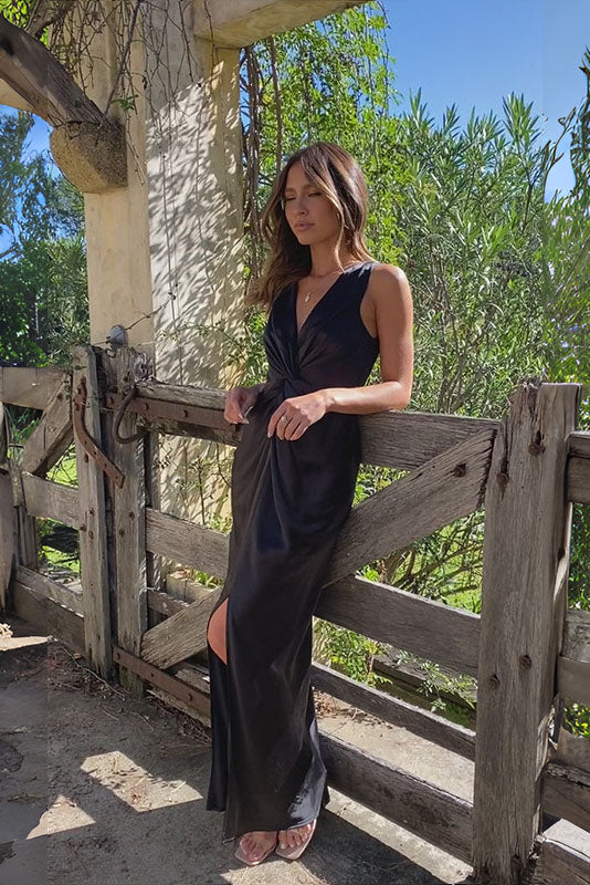 Stilla | Lang Satin Kjole med Slids Polyester Elegant & Tidløs