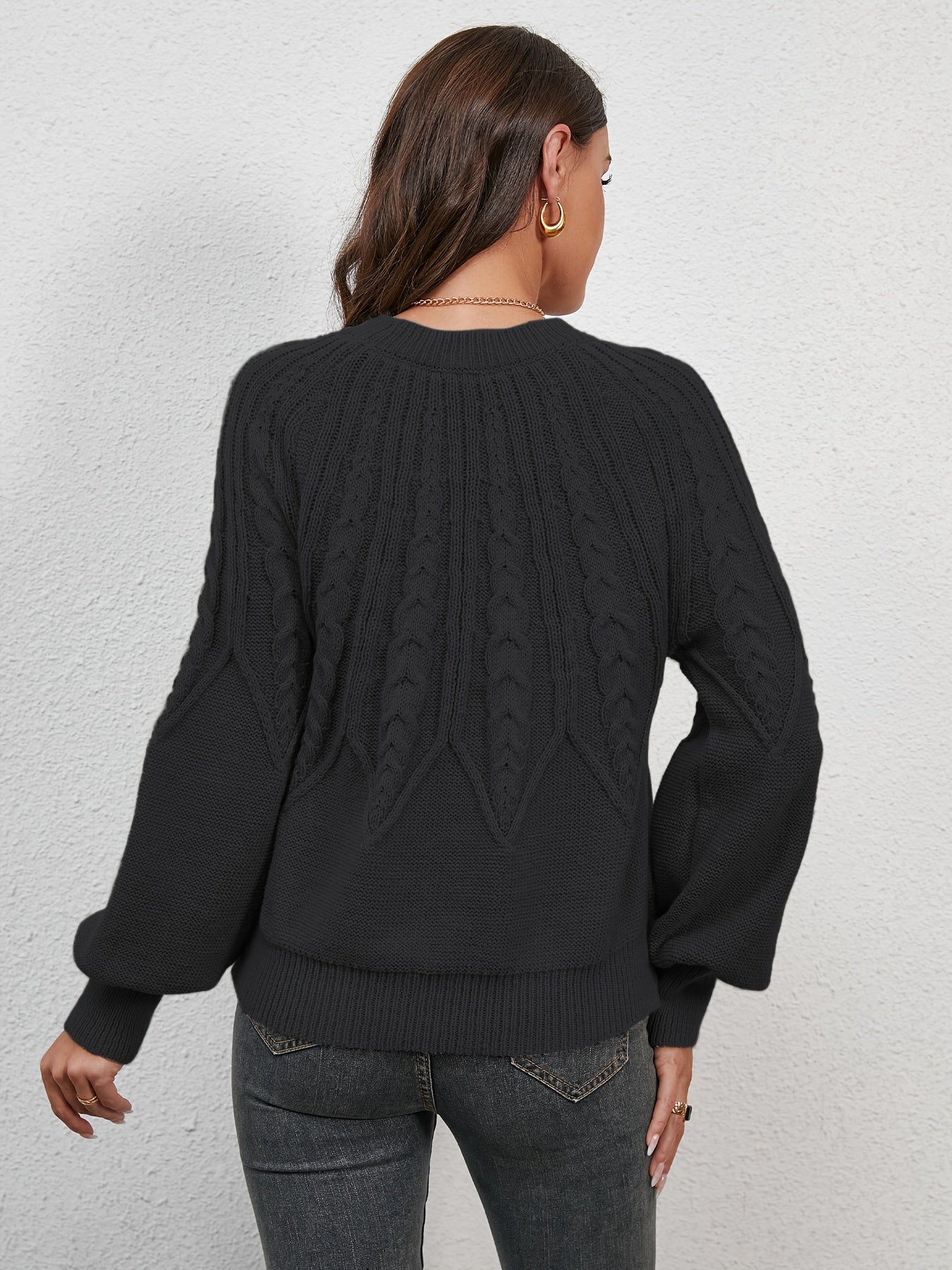 Stilla | Pullover af slidstærk strik med drejning