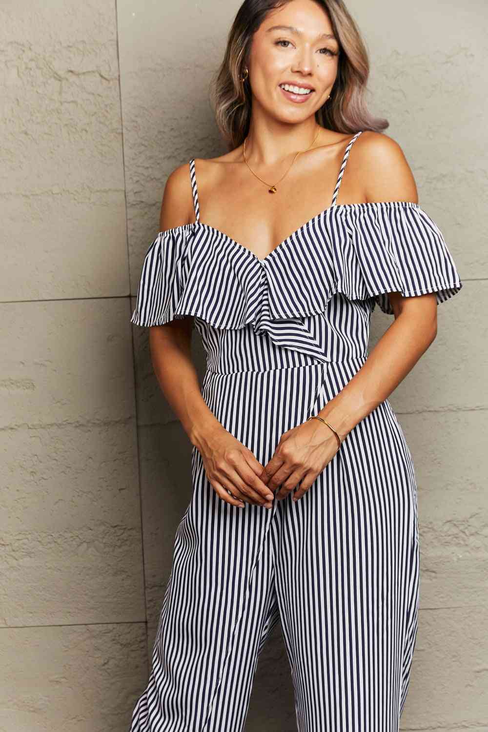 Stilla | Spaghetti Rem Kold-skulder Jumpsuit