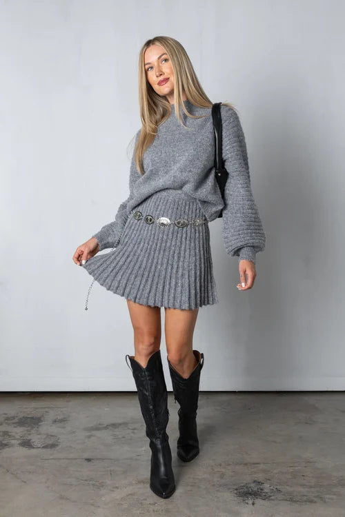 Stilla | Sæt Plisseret Sweater og Nederdel Jayline