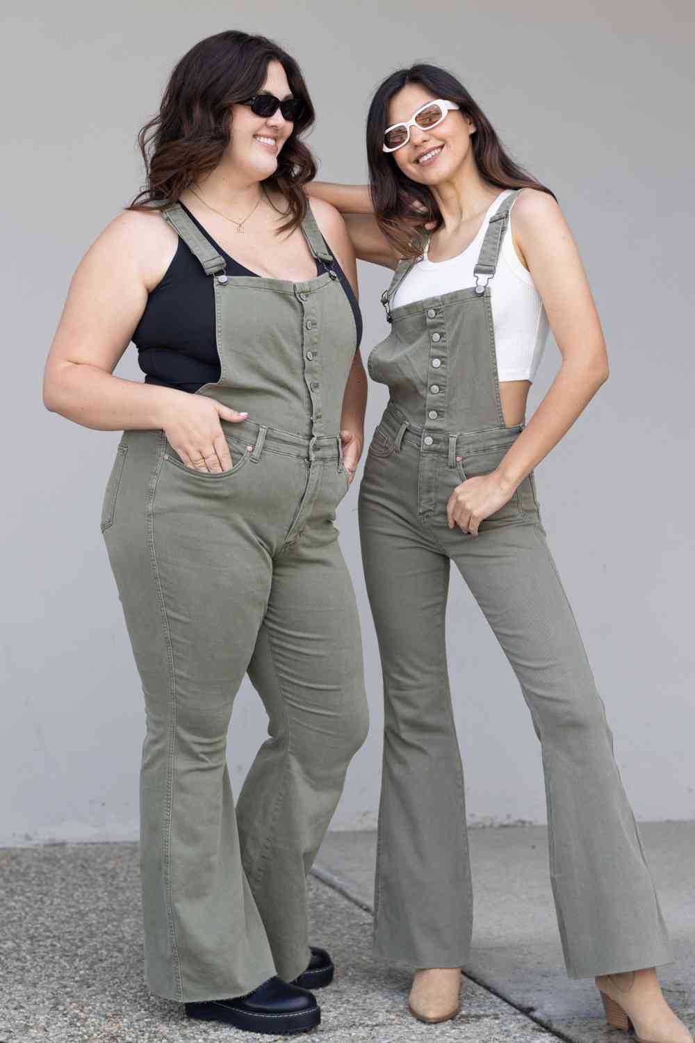 Stilla | Blå Full Size Kelsey Flare Tummy Control Overalls