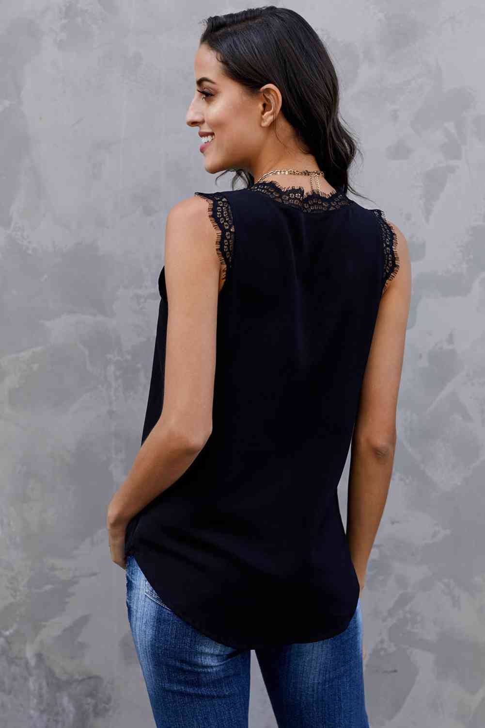 Stilla | Øjenlåg Lace V-hals Tank Top