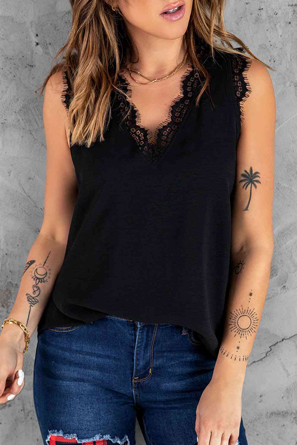 Stilla | Øjenlåg Lace V-hals Tank Top