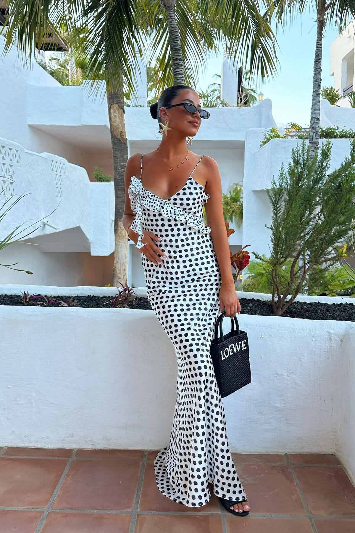 Stilla | Lang Prikket Kjole med Flæsedetaljer Polyester Elegant & Tidssvarende