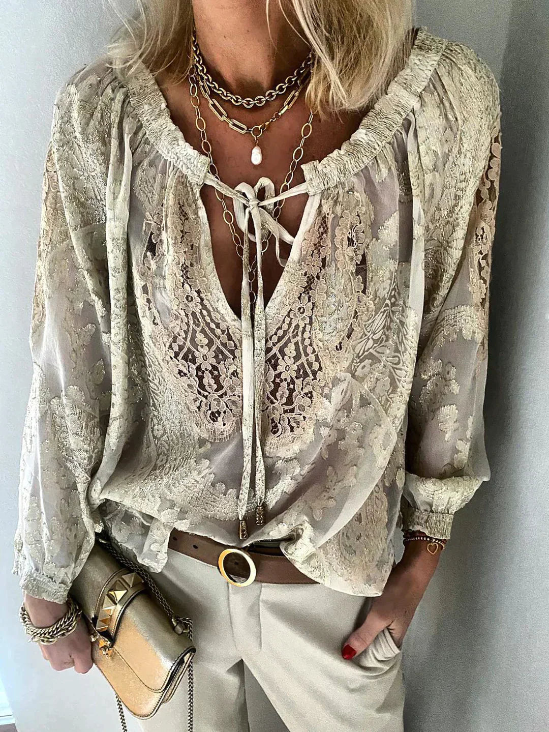 Stilla | Luksus Bluse Med Blonder Detaljer