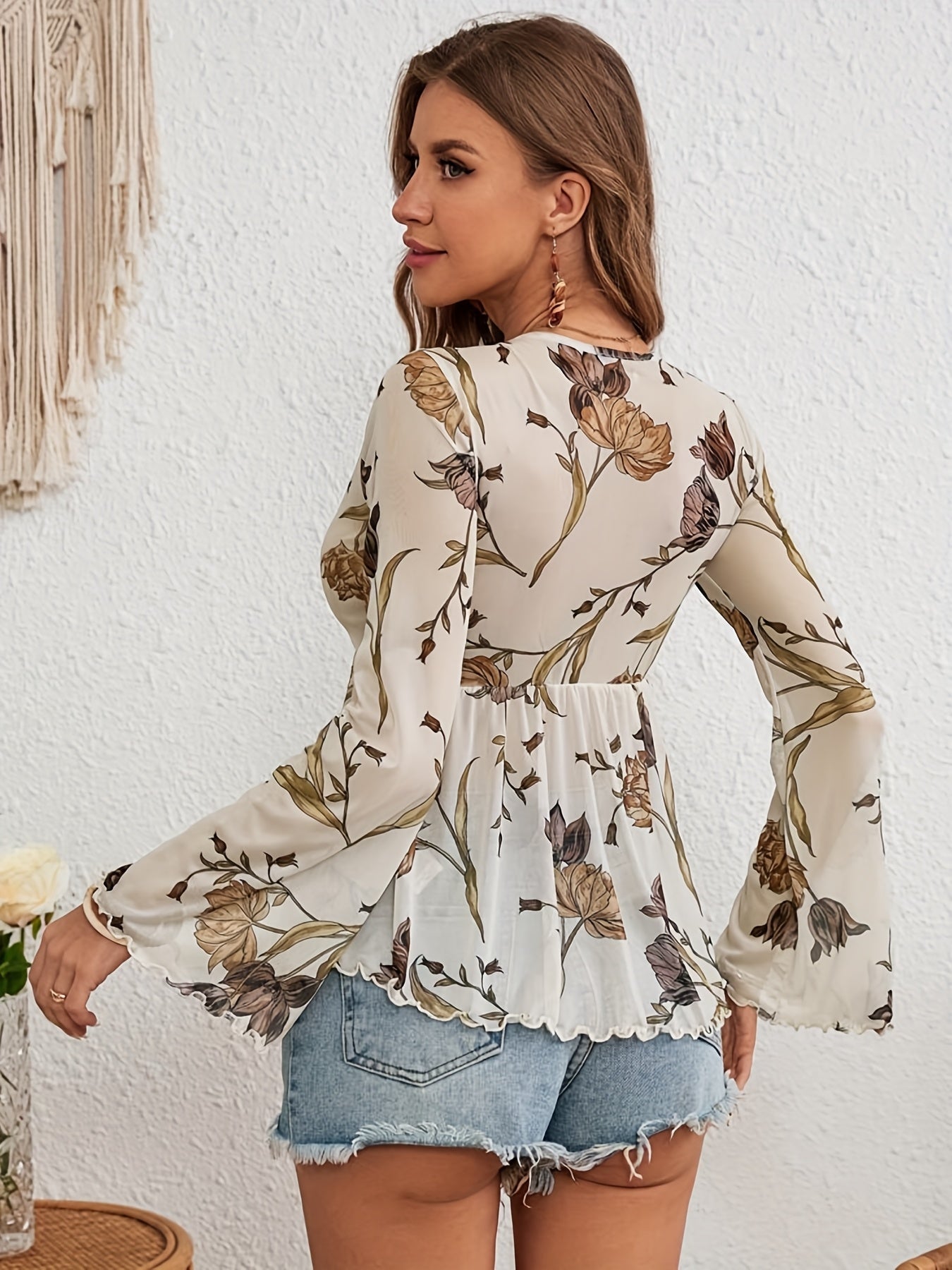 Stilla | Elegant Kjole Med Blomsternet, Neck, Lange Ærmer & Light Til Forår Og Sommer