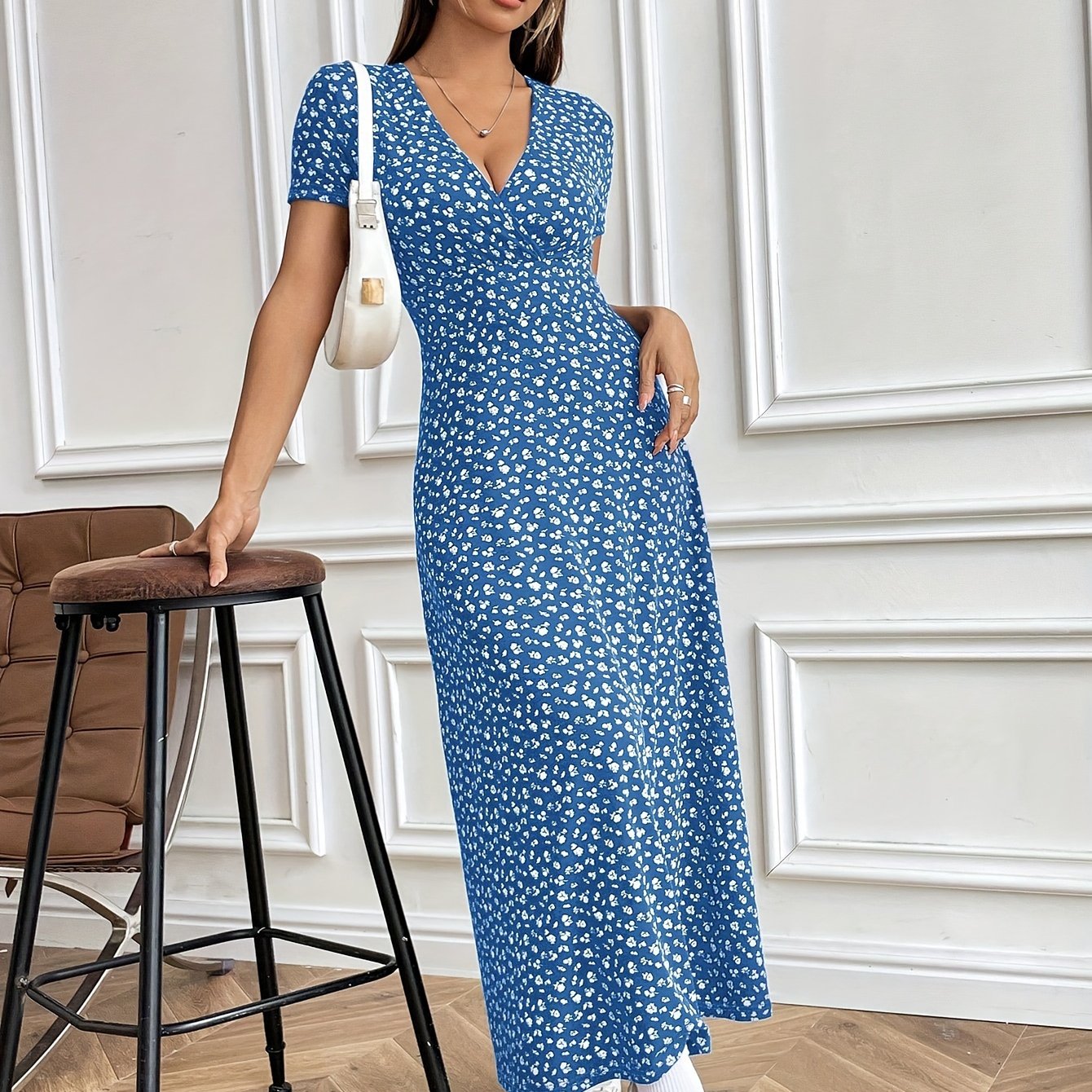 Stilla | Elegant Kjole Med Blomstermønster V-Hals Polyester Og Elastan Til Alle