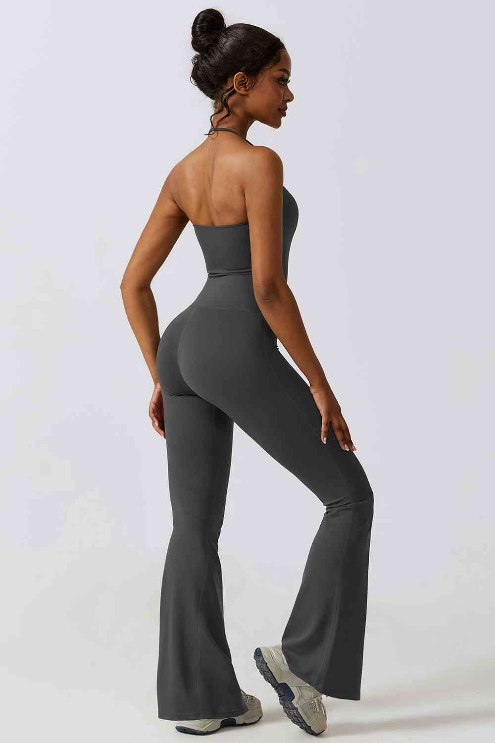 Stilla | Hals Flare Sport Jumpsuit